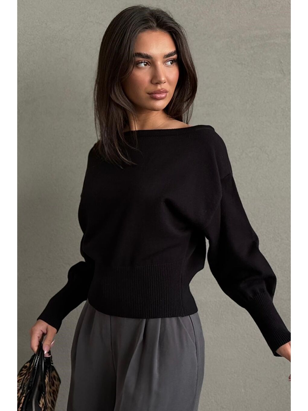 Siyah Ribbed Asimetrik Kesimli Kadın Kazak Mg2744-6