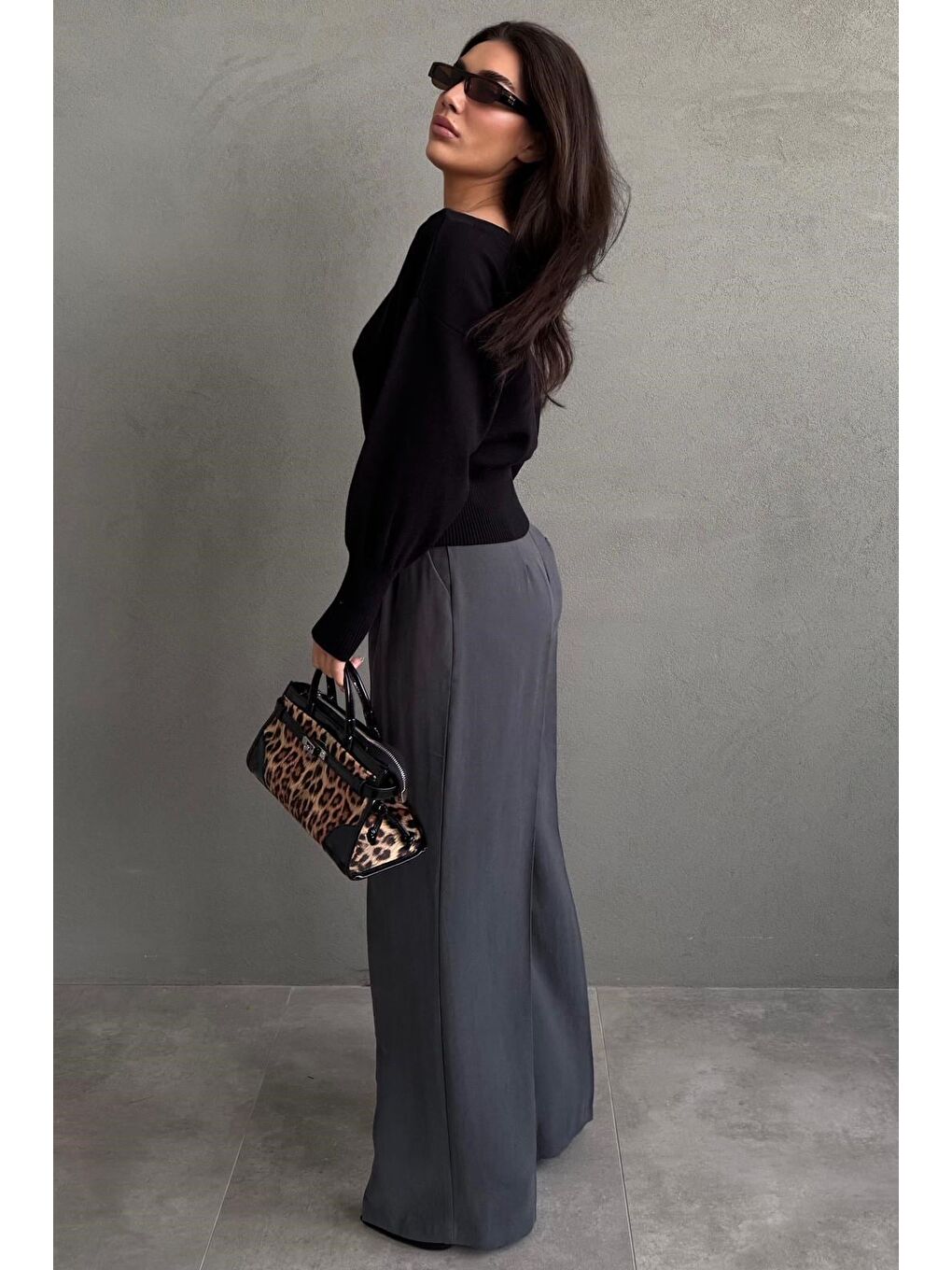 Siyah Ribbed Asimetrik Kesimli Kadın Kazak Mg2744-7