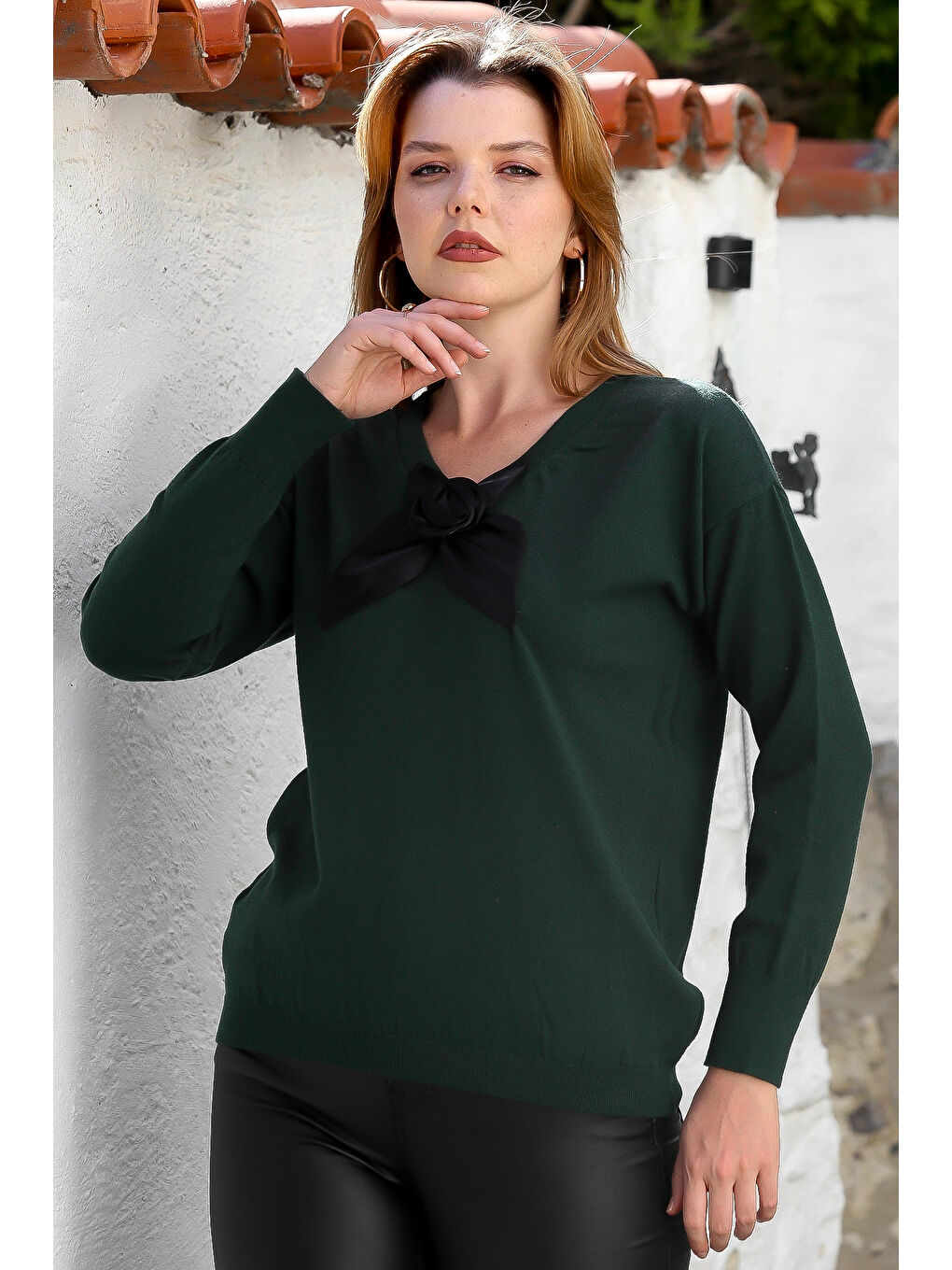 Koyu Yeşil V Yaka Uzun Kol Fiyonk Detaylı Casual Triko Kazak 65 60-1