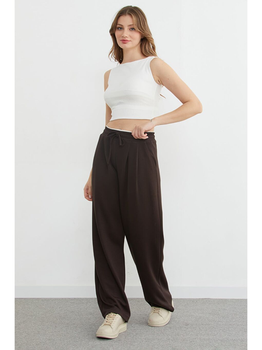 Kahverengi Beli Ribana Detaylı Pileli Modal Pantolon-3