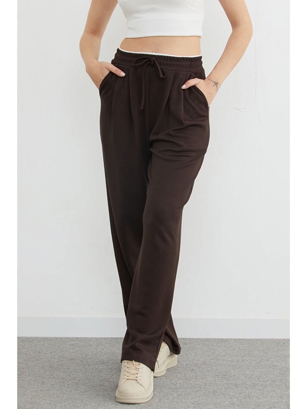 Kahverengi Beli Ribana Detaylı Pileli Modal Pantolon-4