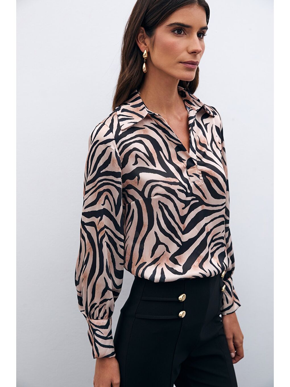 Desenli Gömlek Yaka Bluz - Siyah-5