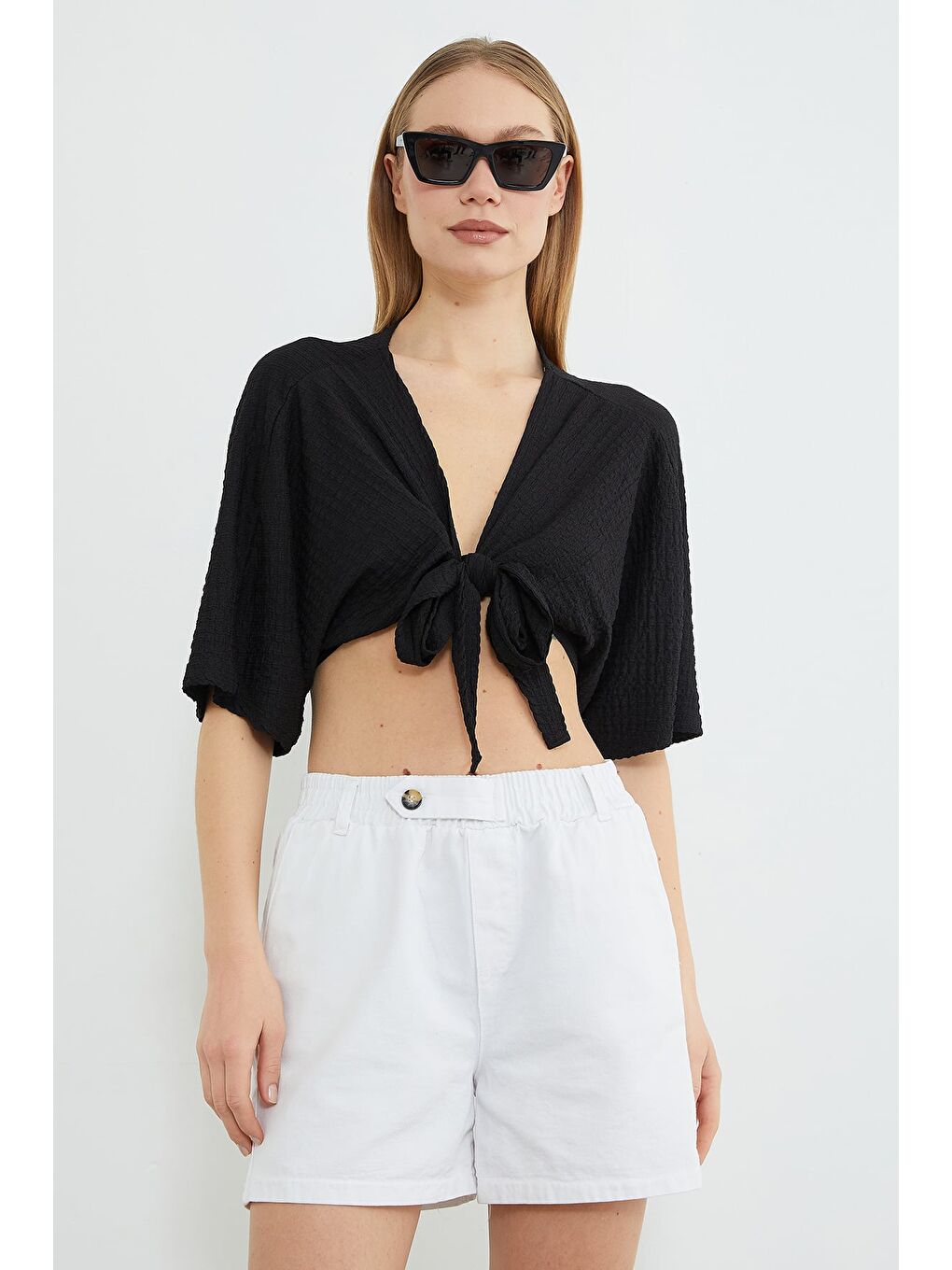 Siyah Önü Bağlamalı Bürümcük Kumaş Crop Bluz-1