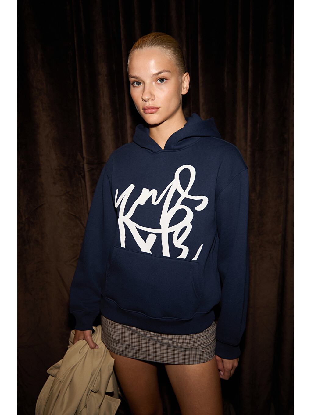 Lıoraen Kadın Baskılı Relaxed Kanguru Cepli Kapüşonlu Lacivert Sweatshirt-2