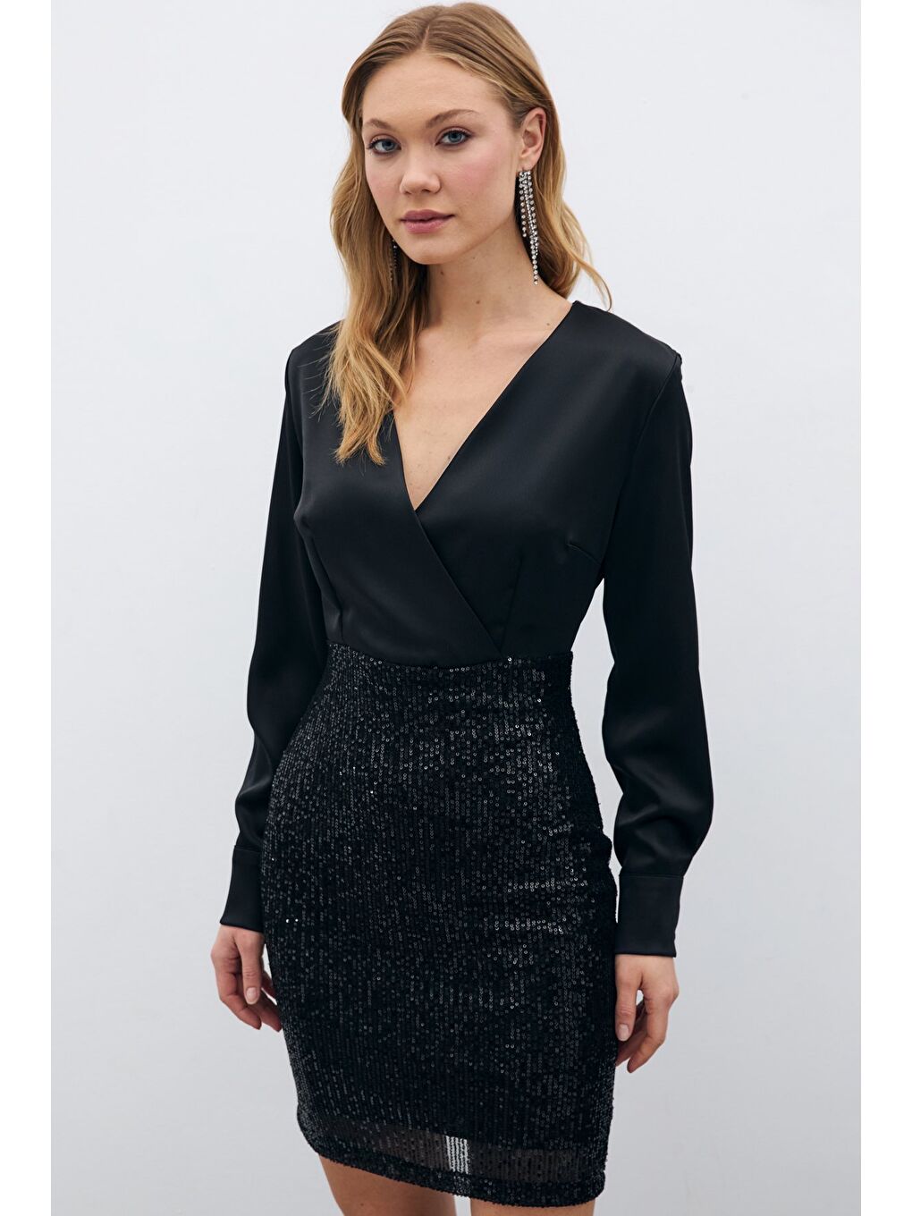 Payet Detaylı Saten Elbise - Siyah-3