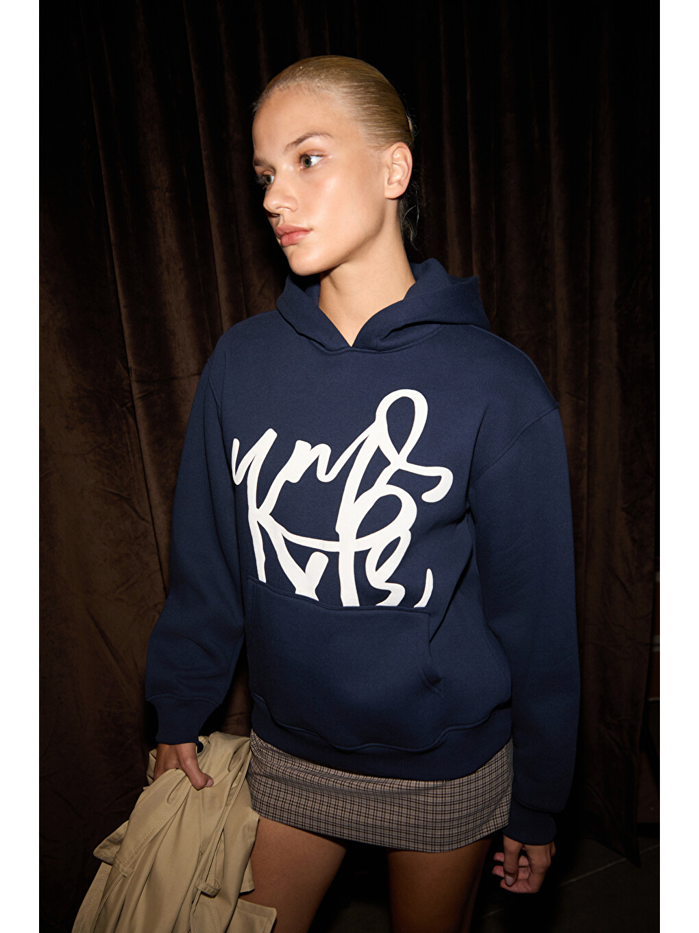 Lıoraen Kadın Baskılı Relaxed Kanguru Cepli Kapüşonlu Lacivert Sweatshirt-3