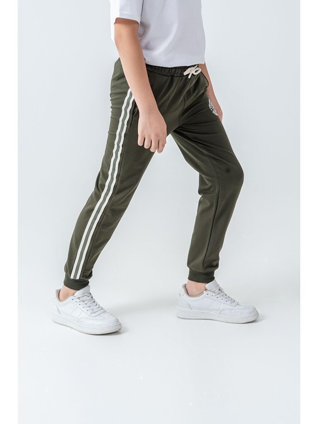 Haki Yanlar Şeritli World Wide Baskılı Erkek Çocuk Eşofman Altı-3