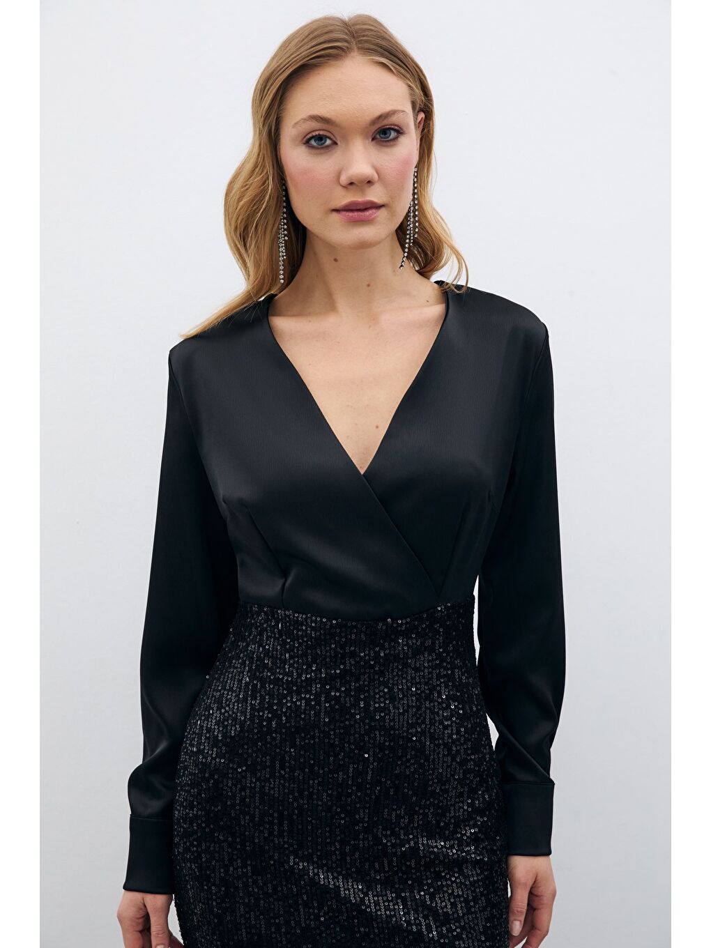 Payet Detaylı Saten Elbise - Siyah-5