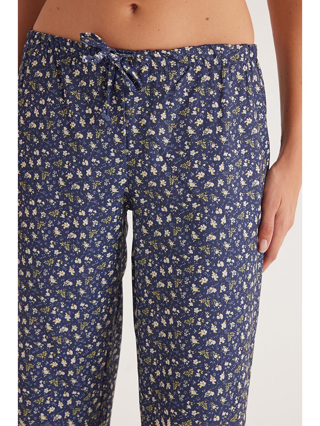 Mavi Kadın Relax Fit Rahat Kesim Beli Lastikli Bağlamalı Desenli Pantolon-2