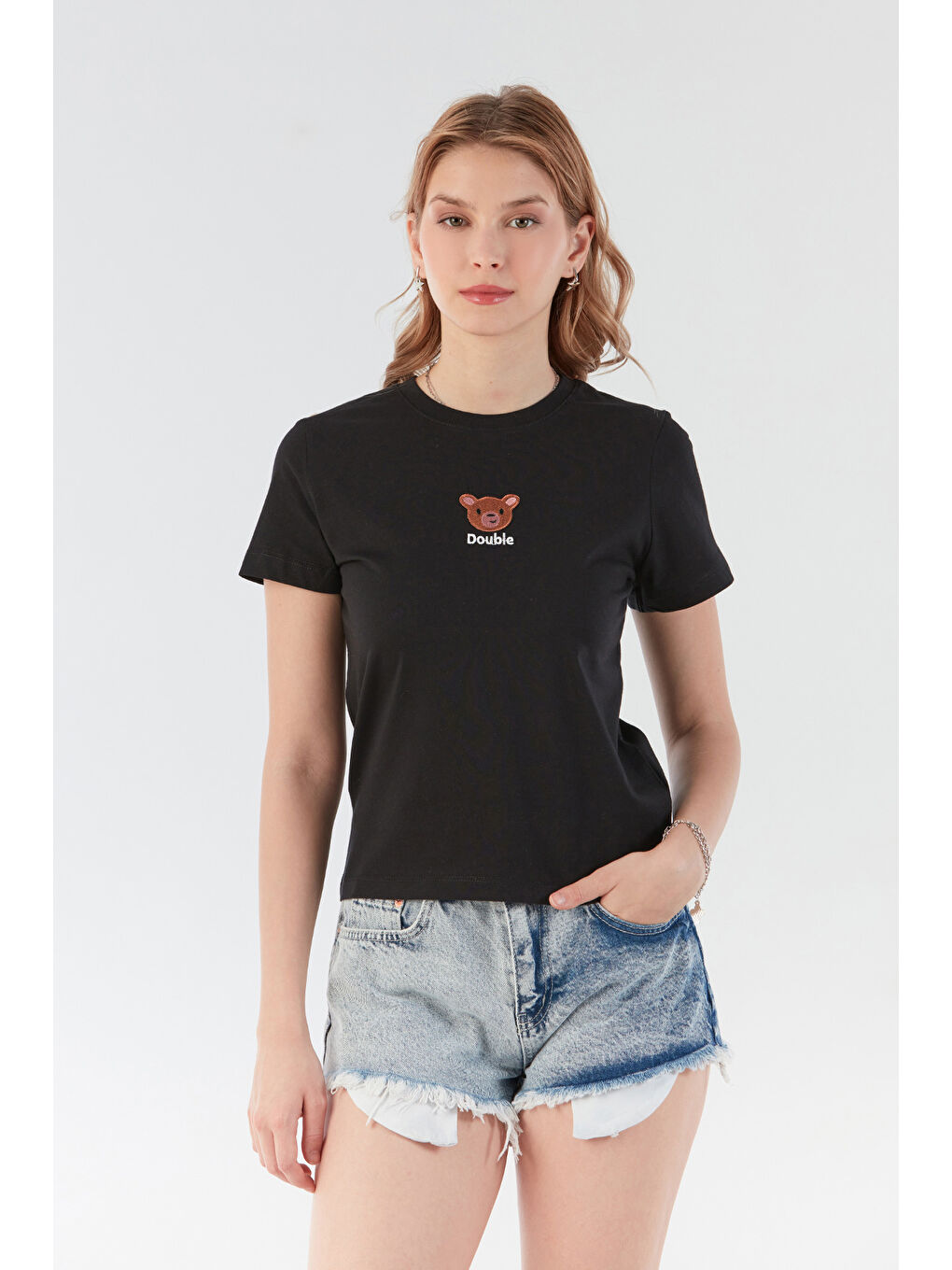 Siyah Ayıcık Ve Yazı Nakışlı Tişört