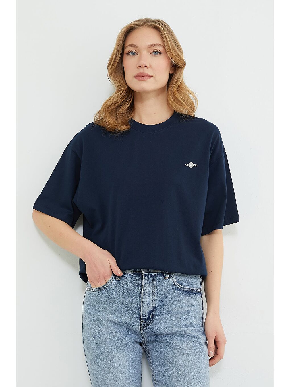 Lacivert Metal Aksesuarlı Bisiklet Yaka Salaş Tişört-2