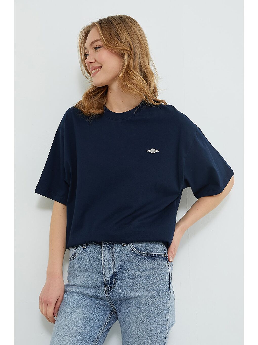 Lacivert Metal Aksesuarlı Bisiklet Yaka Salaş Tişört-3