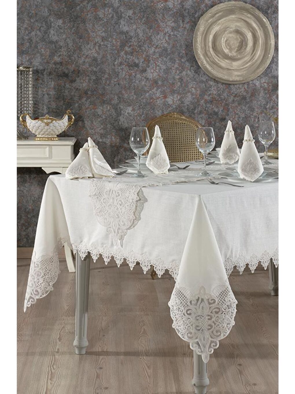 Ekru Yonca Masa Örtüsü 26 Parça Krem
