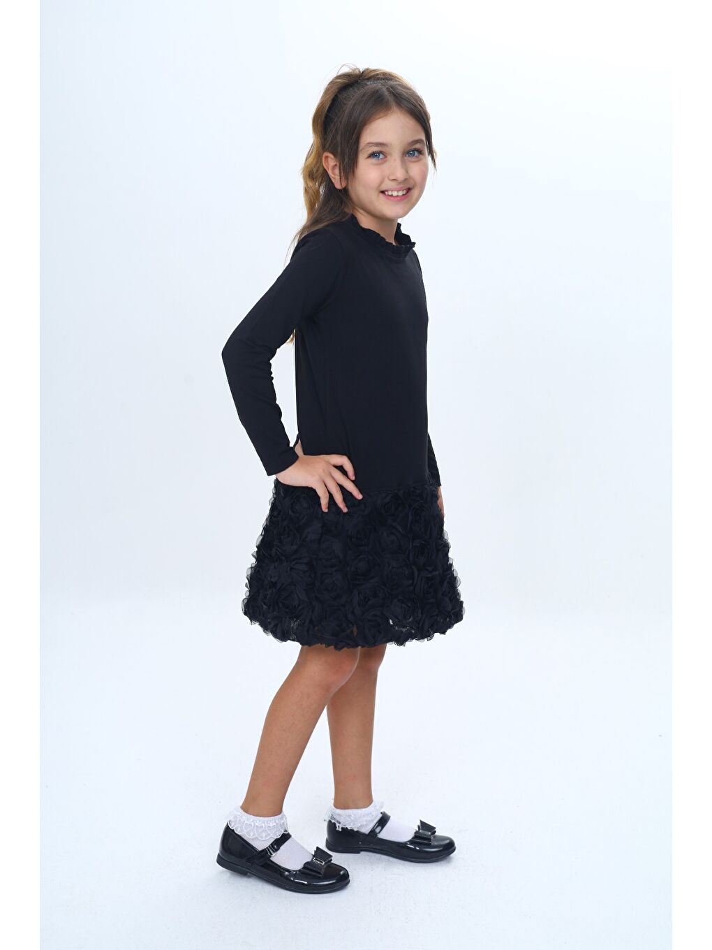 Siyah Kız Çocuk Yaka Fırfır Etek 3D Güllü Elbise-3