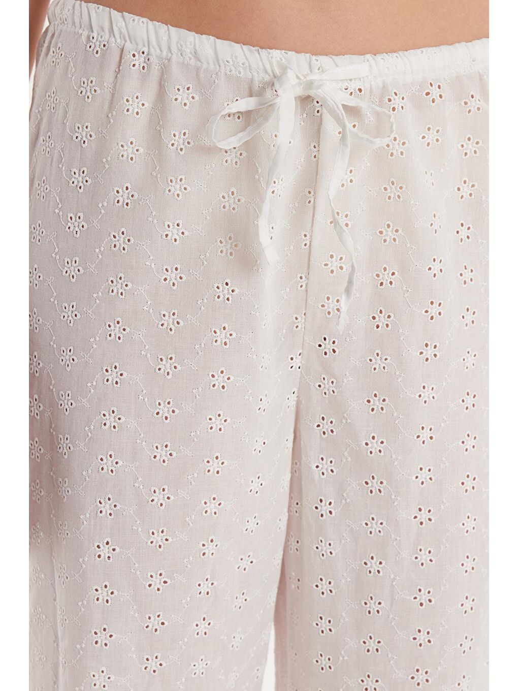 Kadın Regular Fit Rahat Kesim %100 Pamuk Ajurlu Ekru Pantolon-2