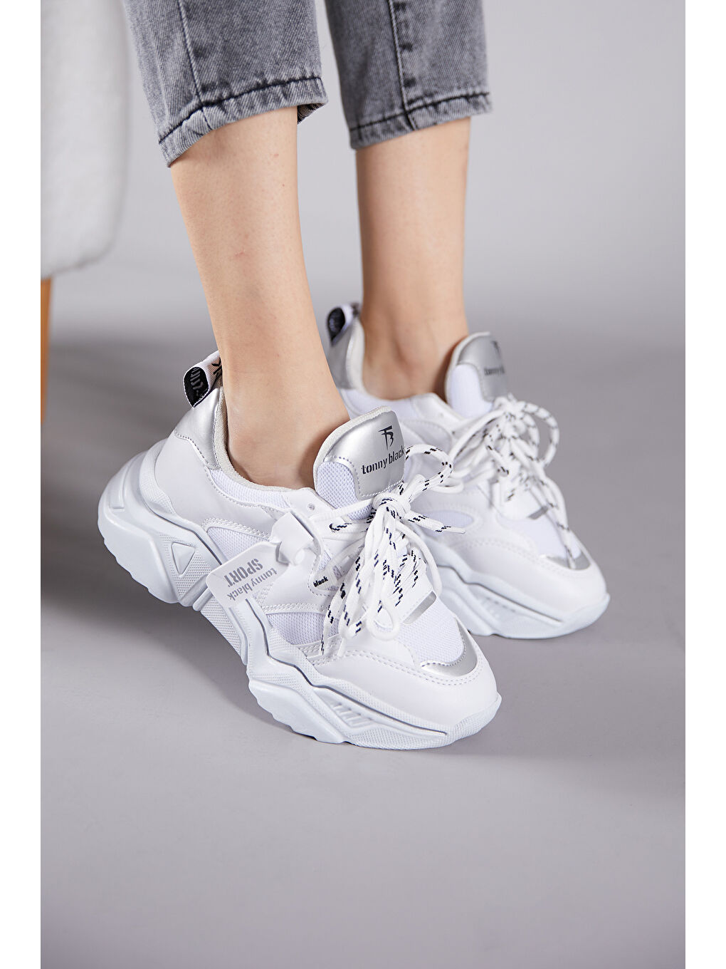Kadın Beyaz Rahat Kalıp Yüksek Taban Çift Bağcıklı Spor Ayakkabı-4