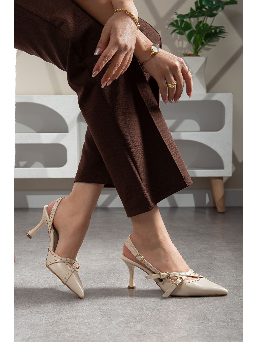 Bej D0199 Günlük Ortopedik Klasik Topuklu Kadın Ayakkabı