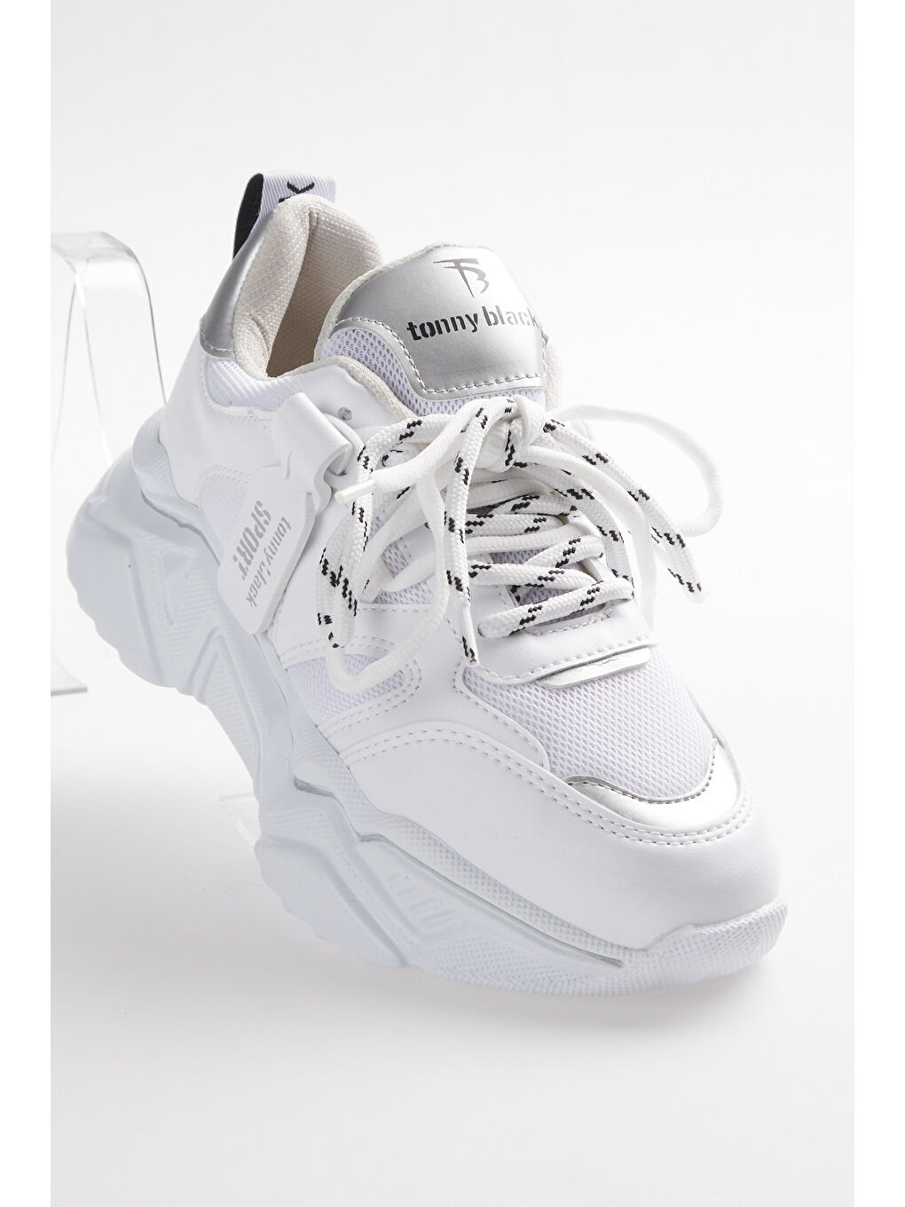 Kadın Beyaz Rahat Kalıp Yüksek Taban Çift Bağcıklı Spor Ayakkabı