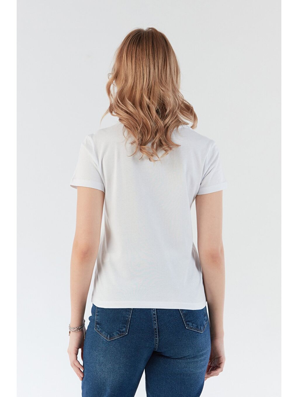 Beyaz California Kabartma Baskılı Bisiklet Yaka Tişört-2