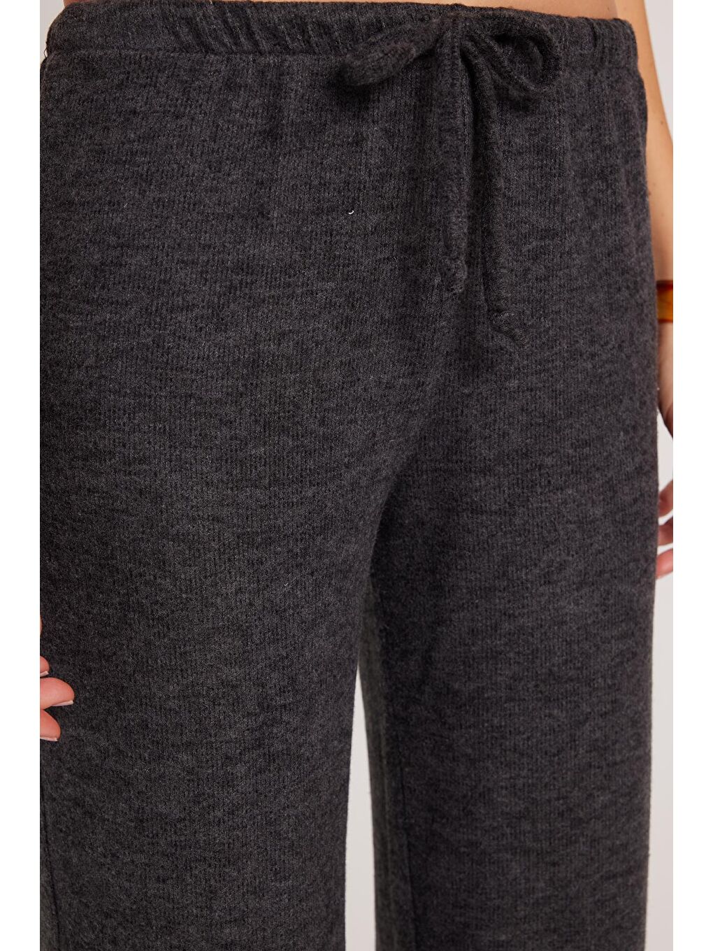 Kadın Relax Fit Rahat Kesim Beli Bağcıklı Geniş Paça Antrasit Pantolon-2