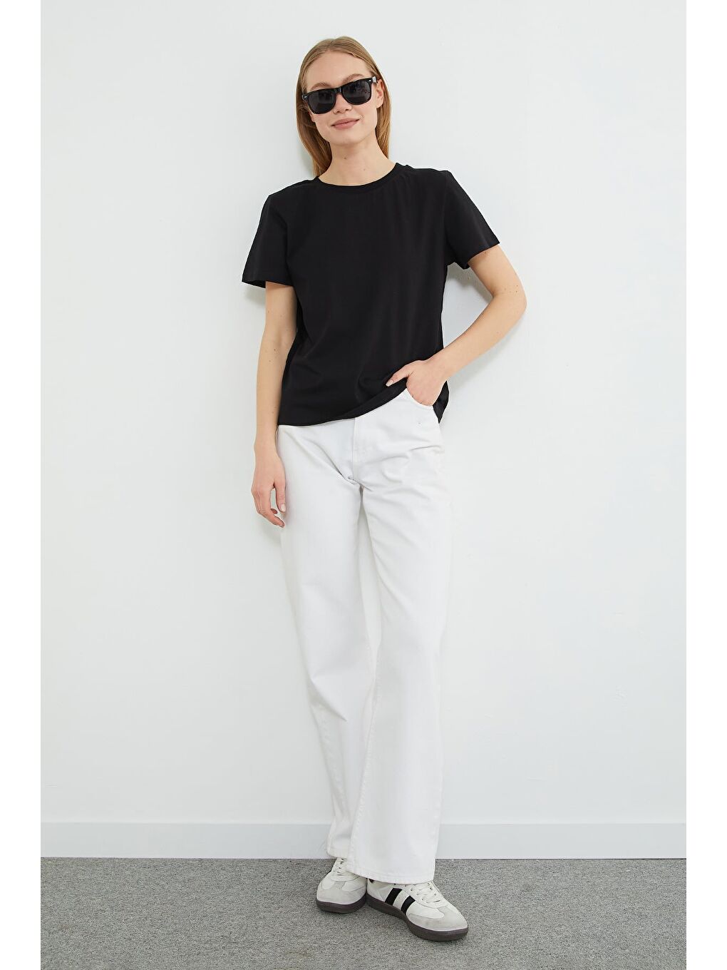 Siyah Basic Bisiklet Yaka Tişört-3