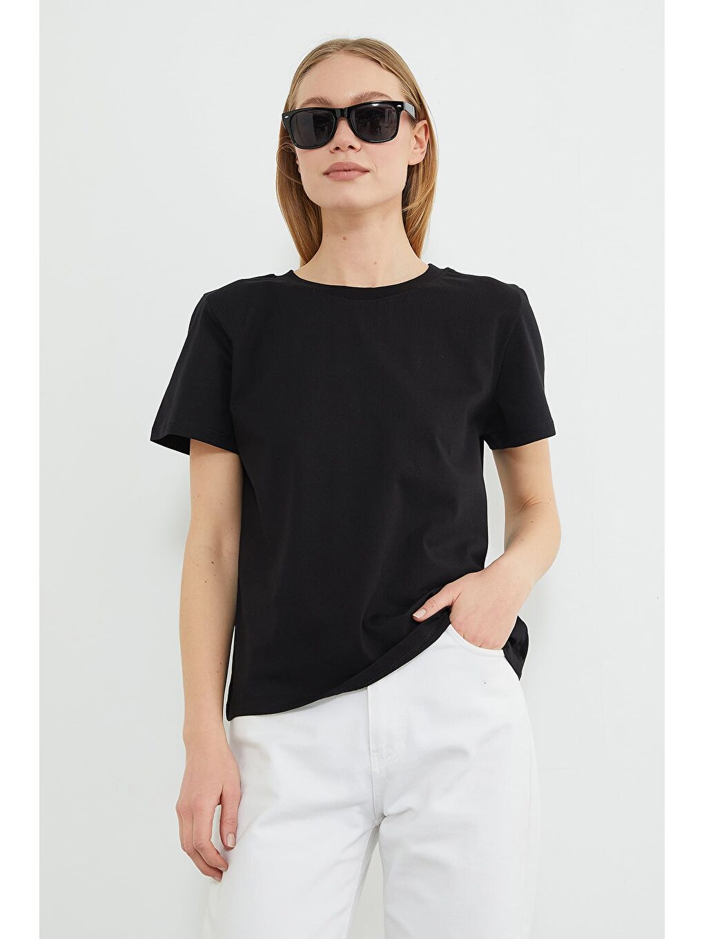 Siyah Basic Bisiklet Yaka Tişört-4