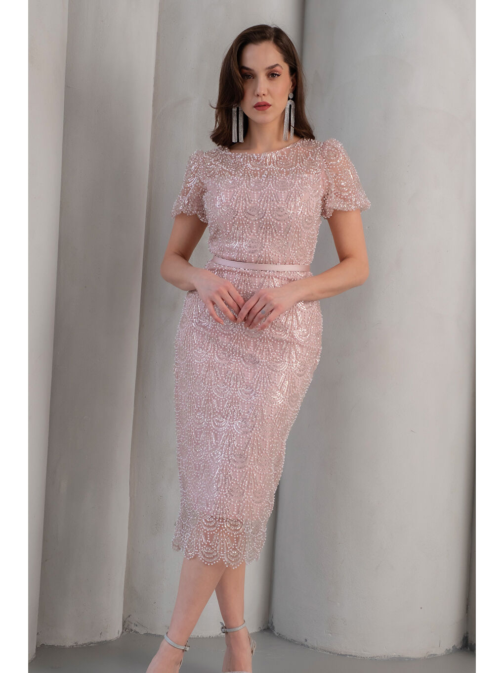 Pembe Kadın Pudra Dar Kalıp Boncuklu Midi Abiye Elbise