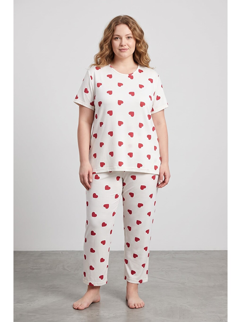 Kırmızı Kalp Desenli Büyük Beden Pijama Takımı-1
