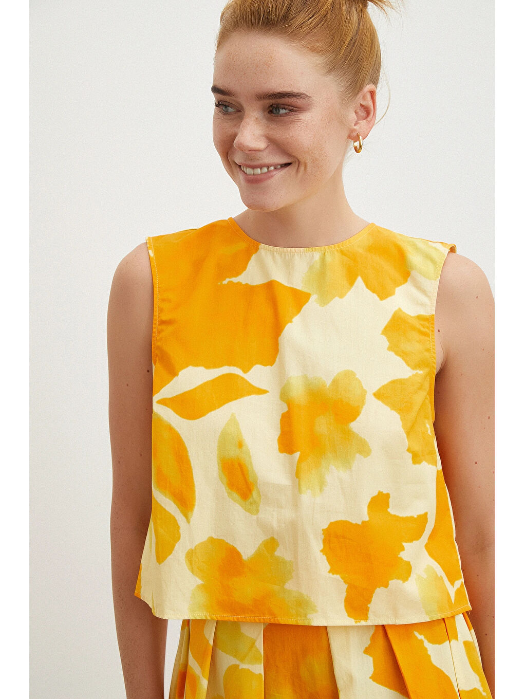 Batik Desen Sıfır Kol Bluz Sarı-4