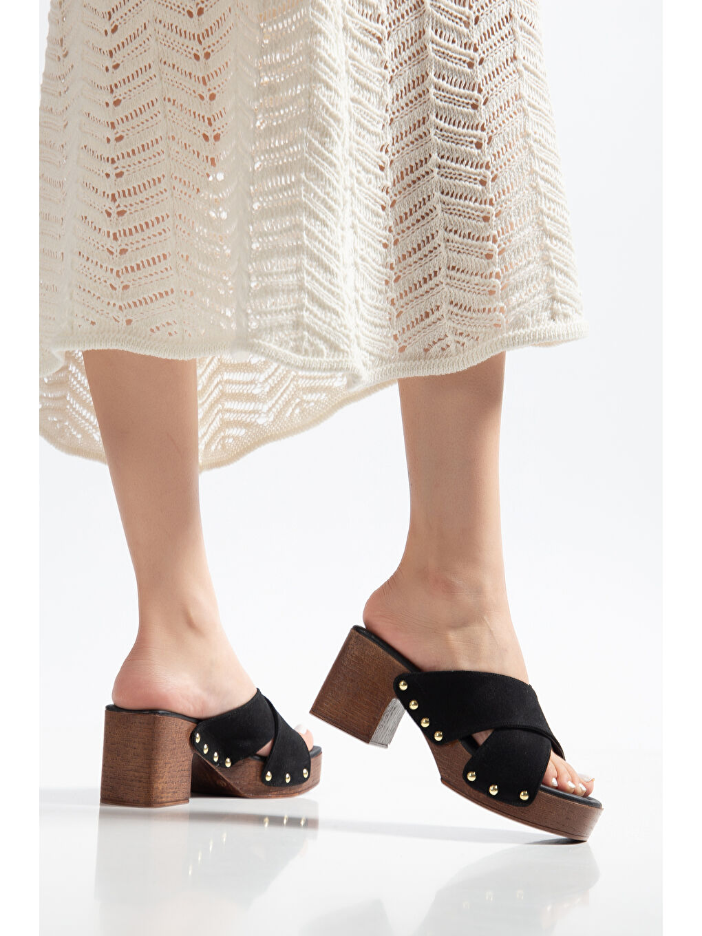 Siyah Vanna Kadın Zımba Detaylı Çapraz Dolgu Topuklu Terlik-3