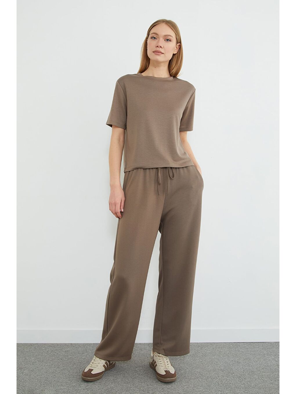 Bej Basic Bisiklet Yaka Modal Tişört-4