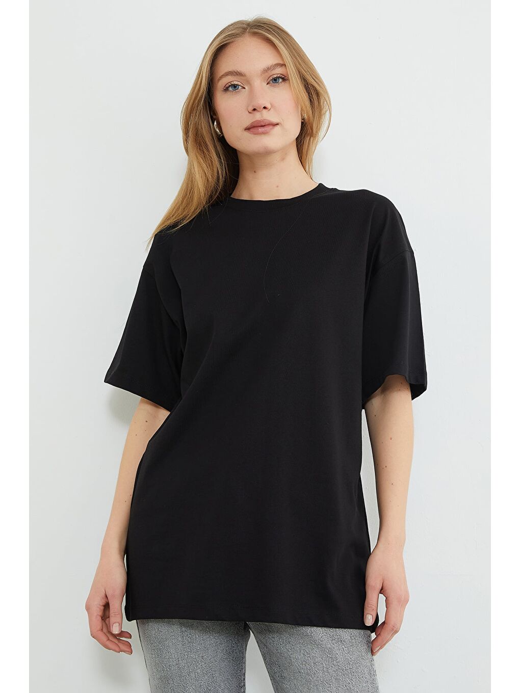 Siyah Basic Bisiklet Yaka Oversize Tişört