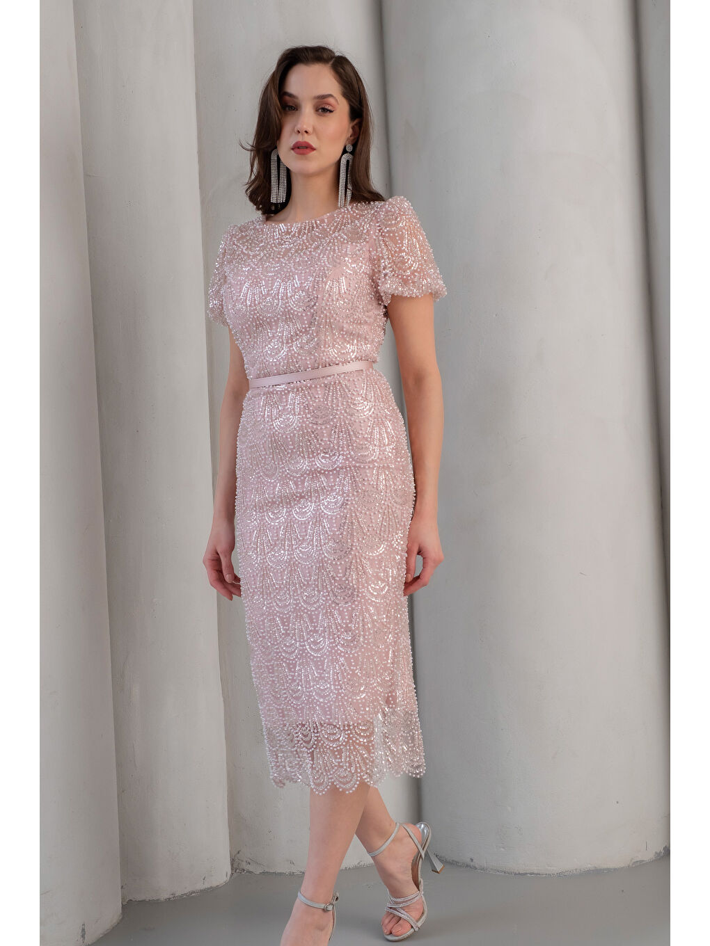 Pembe Kadın Pudra Dar Kalıp Boncuklu Midi Abiye Elbise-1