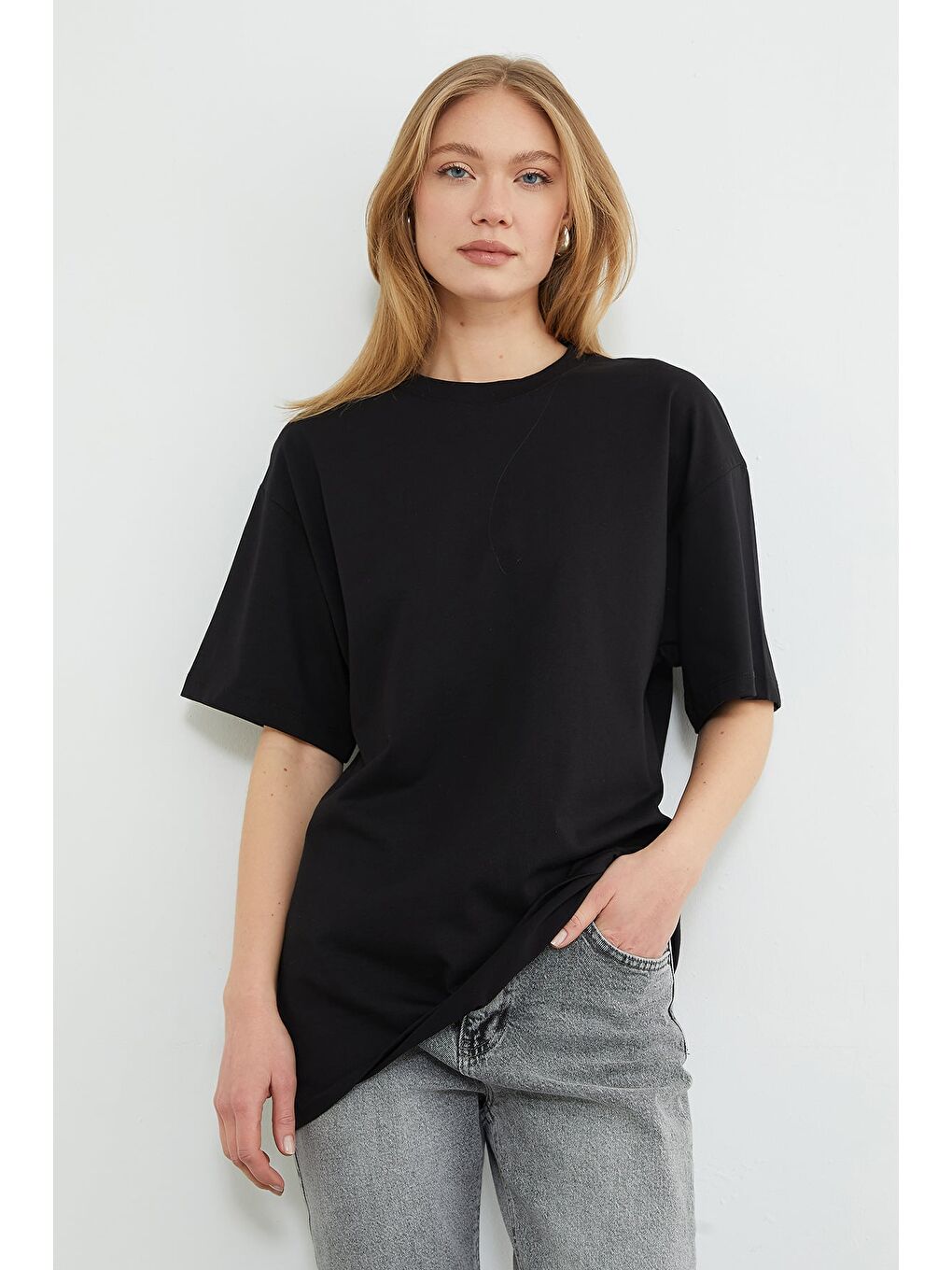 Siyah Basic Bisiklet Yaka Oversize Tişört-2