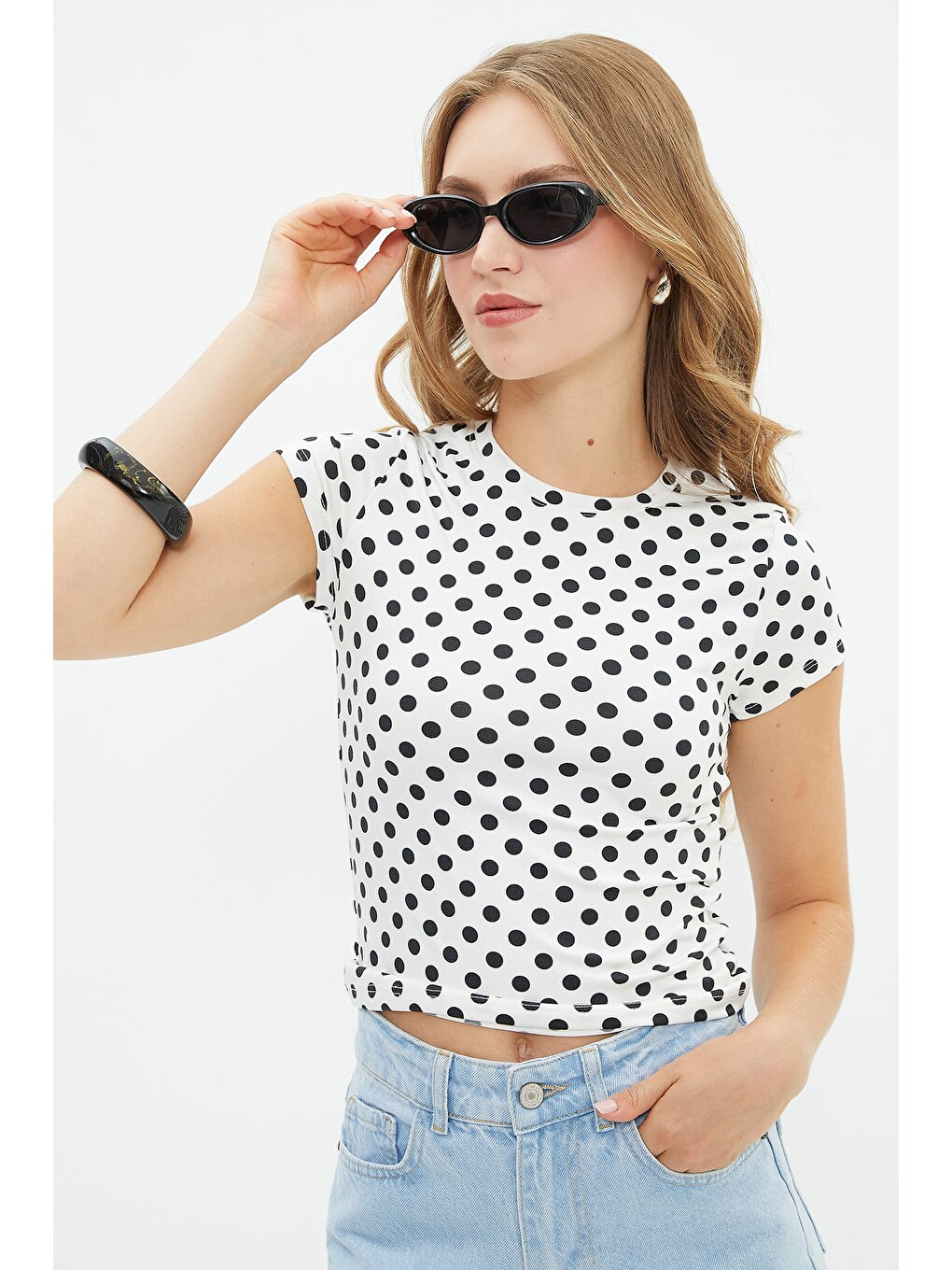 Ekru Puantiyeli Bisiklet Yaka Slim Fit Tişört