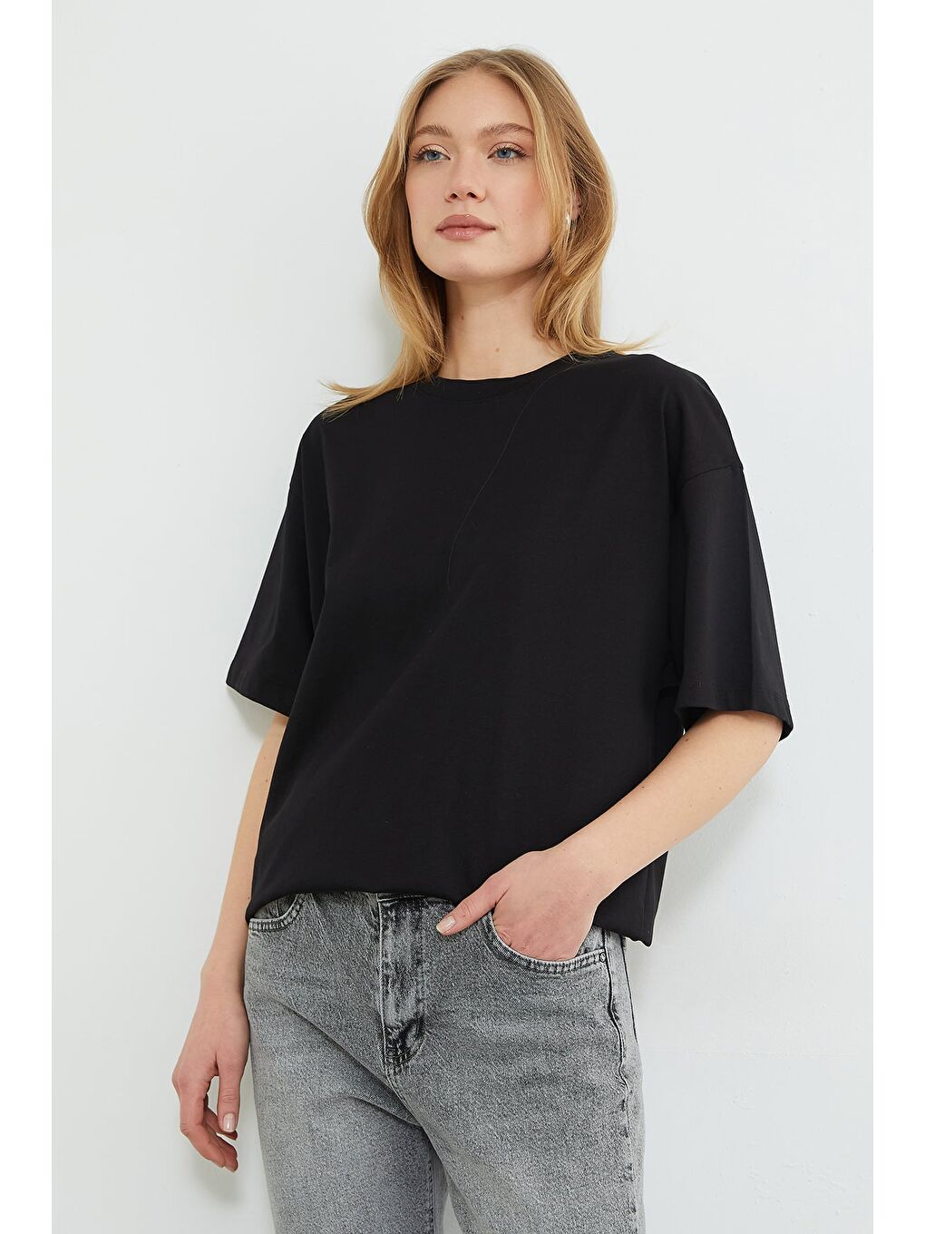 Siyah Basic Bisiklet Yaka Oversize Tişört-4