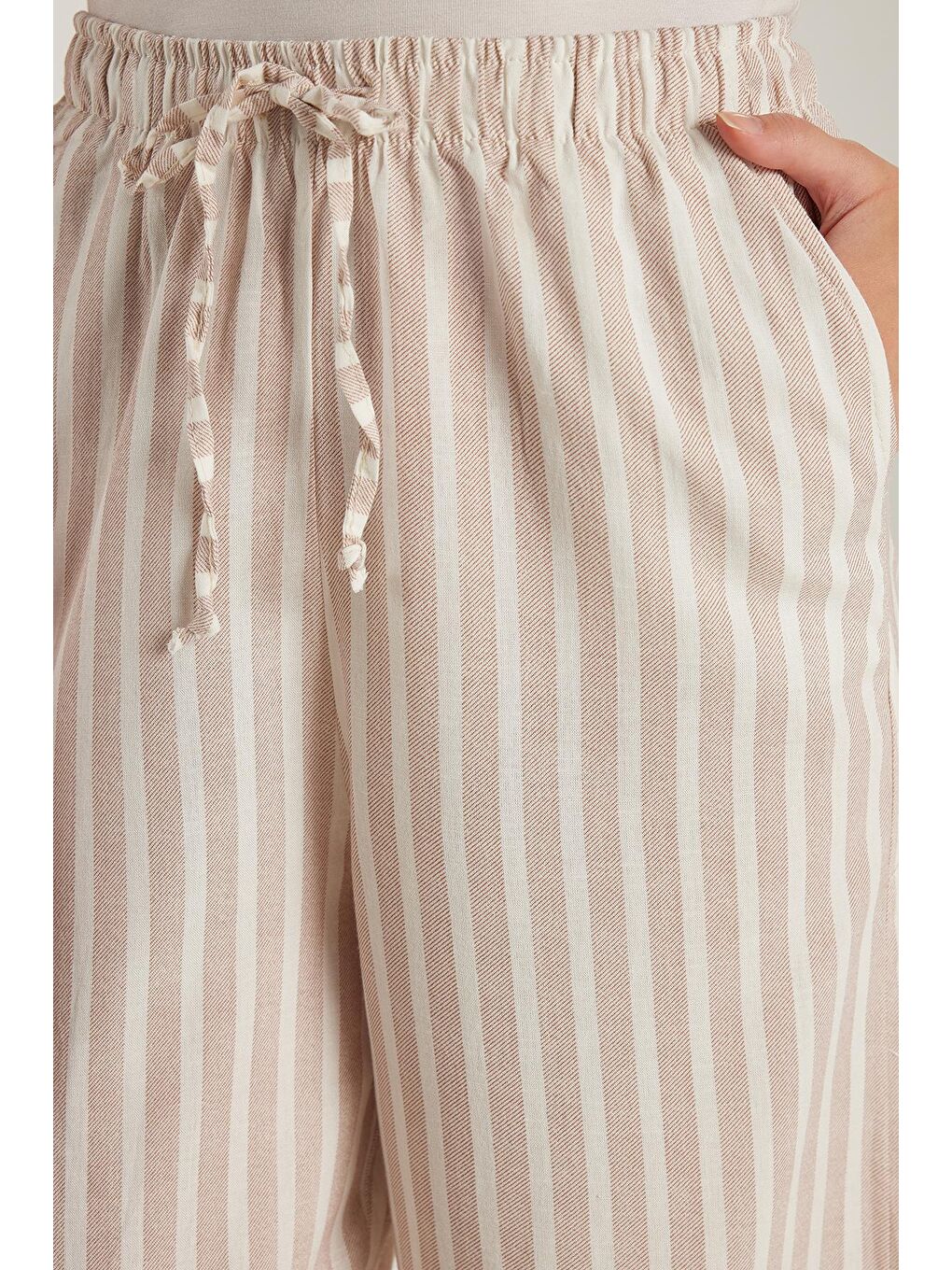 Karışık Slim Fit Dar Kesim Beli Bağcıklı Geniş Paça Pantolon-1