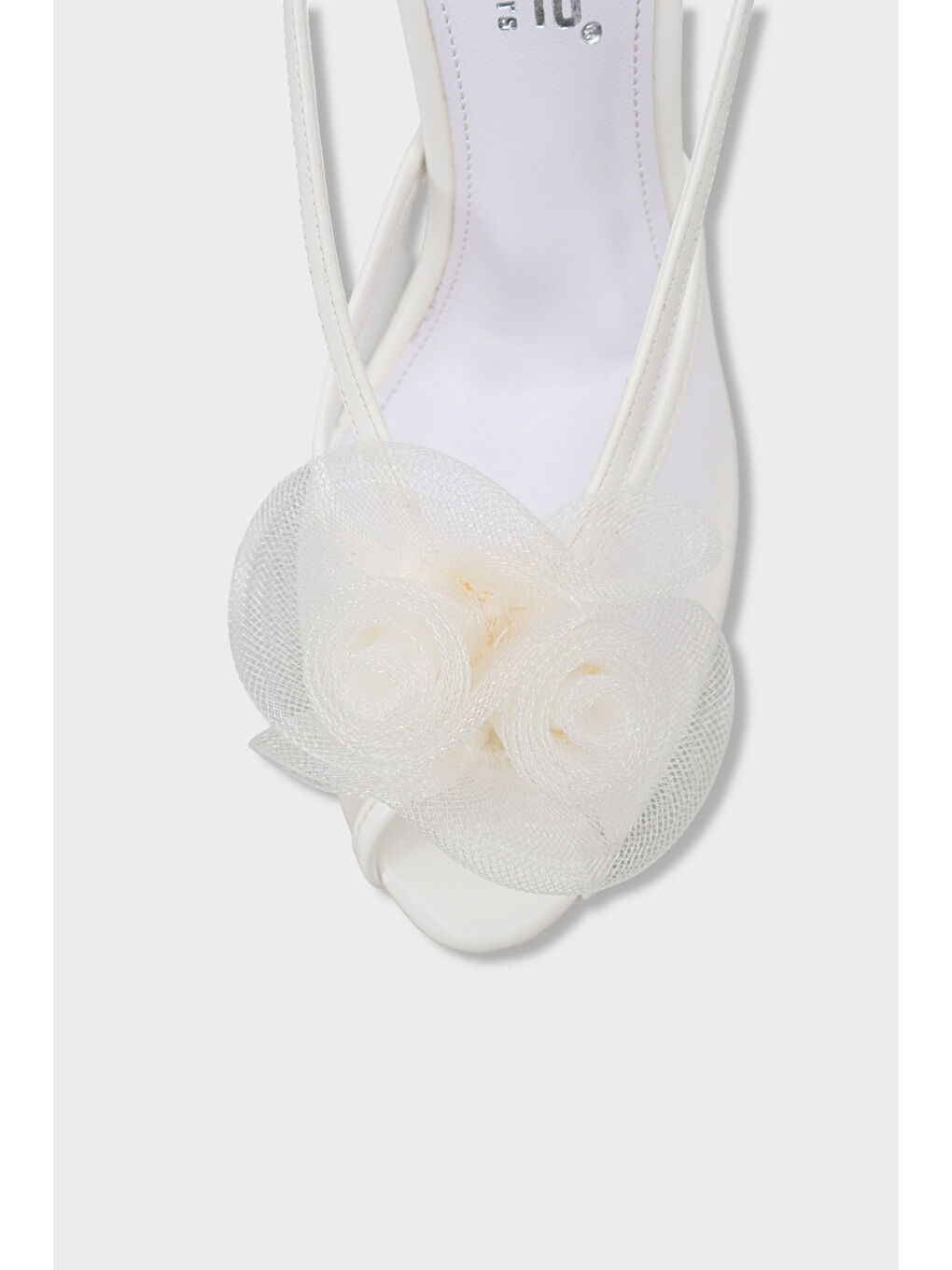 Beyaz Reina Fileli Yuvarlak Burunlu Fiyonklu Yüksek Topuklu Bantlı Kadın Ayakkabı-2