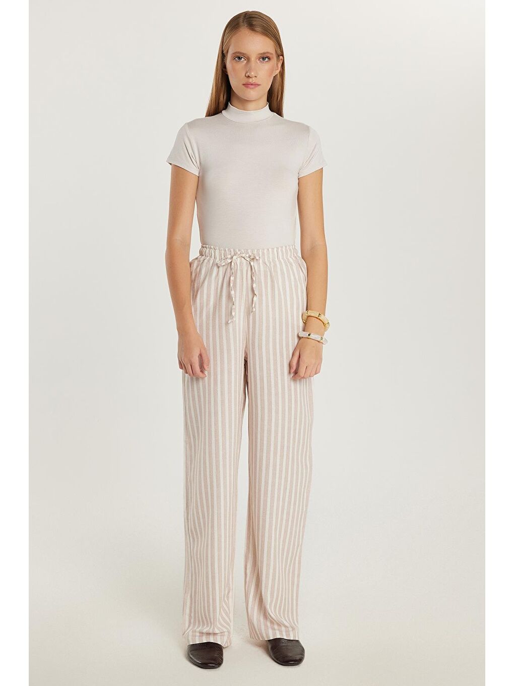 Karışık Slim Fit Dar Kesim Beli Bağcıklı Geniş Paça Pantolon-3