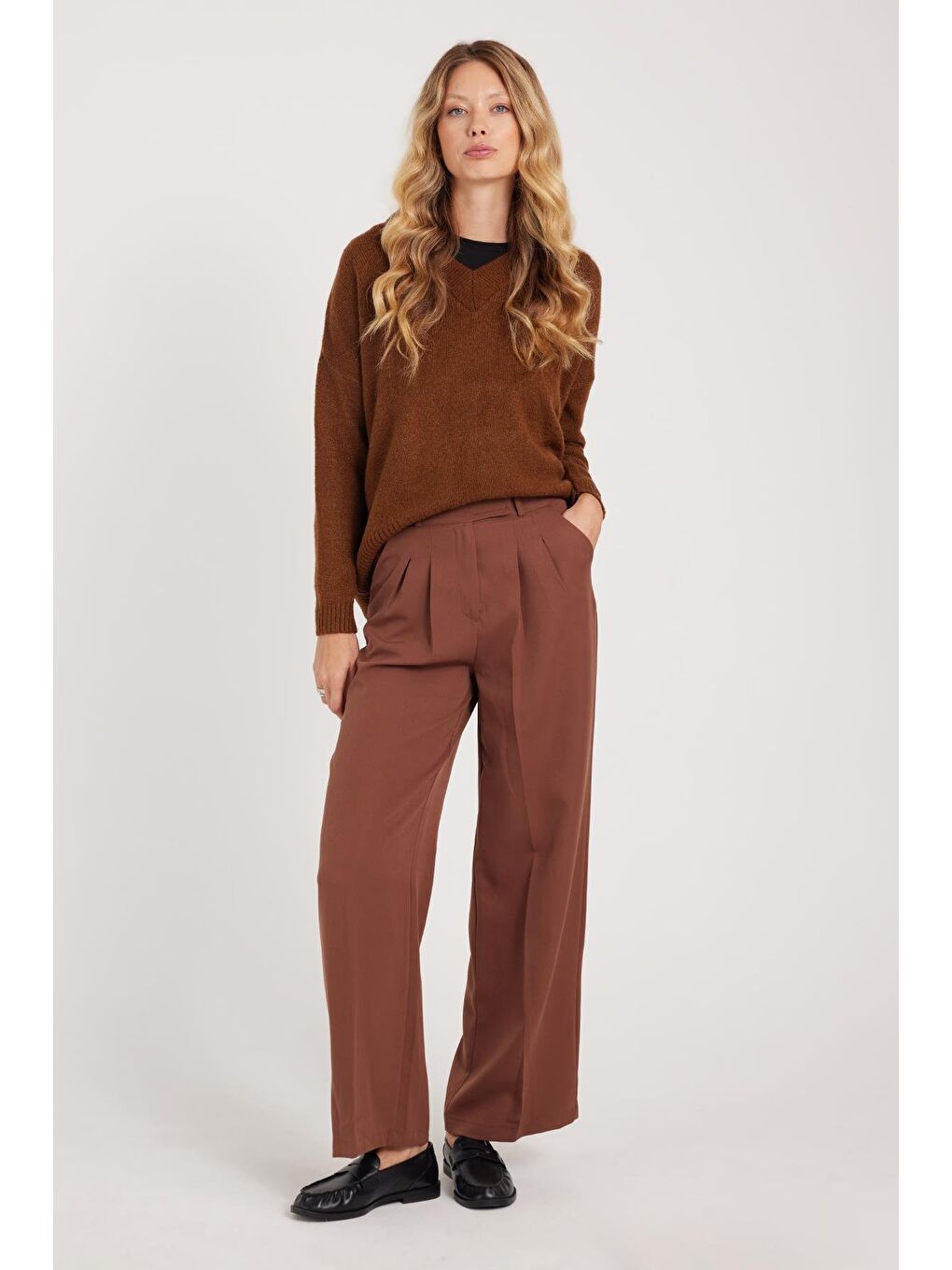 Kadın Regular Fit Klasik Kesim Cırt Kapamalı Palazzo Kahverengi Pantolon-4