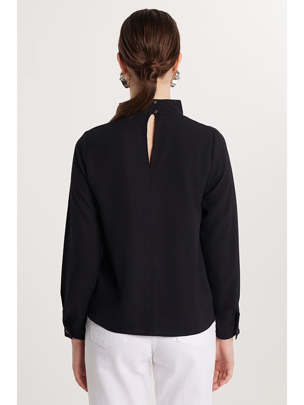 Kadın Standart Fit Choker Yaka Siyah Bluz-4