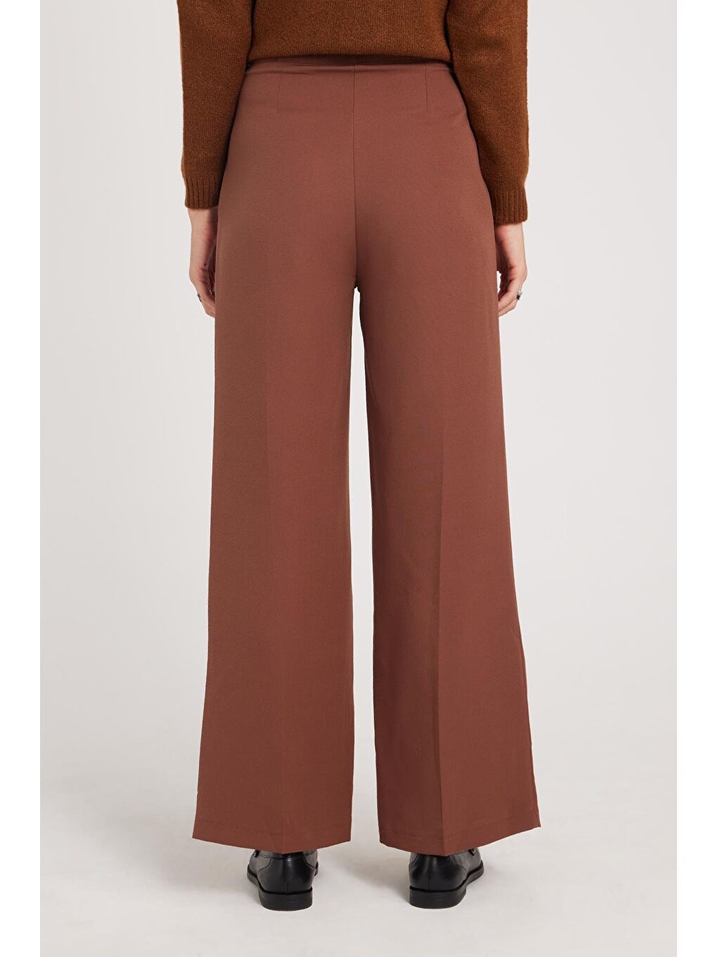Kadın Regular Fit Klasik Kesim Cırt Kapamalı Palazzo Kahverengi Pantolon-6