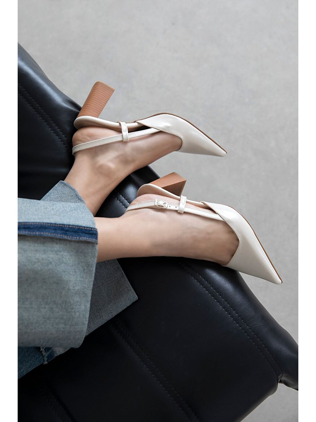 Divoff Kadın Kırışık Deri Topuklu Ayakkabı Bej-1