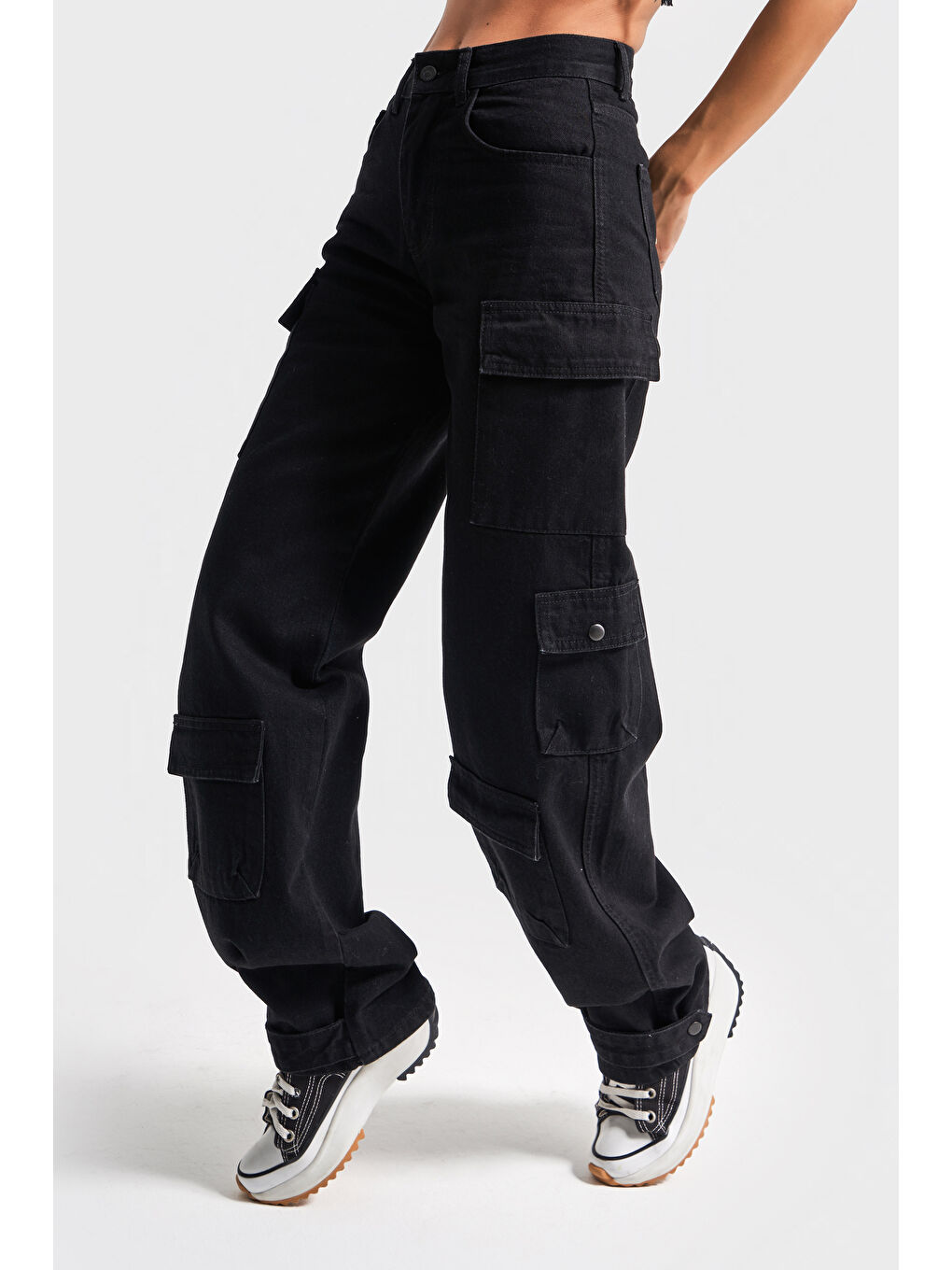Kadın Siyah Renk 1s5-1 Jogger Fit Kargo Cep Paçası Çıtçıtlı %100 Pamuk Denim Jean