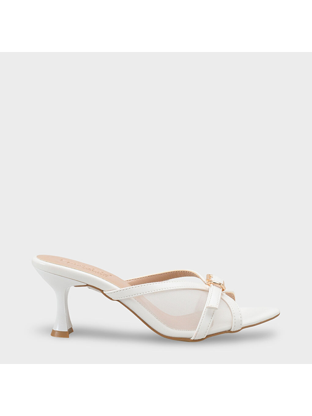 Beyaz Marnie Sivri Burunlu Fileli Metal Tokalı Orta Topuklu Kadın Terlik