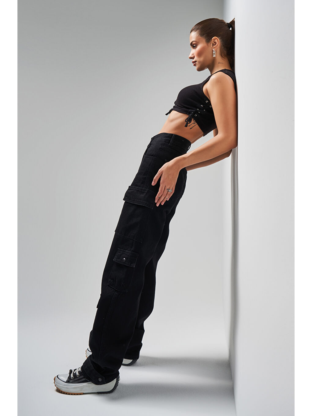 Kadın Siyah Renk 1s5-1 Jogger Fit Kargo Cep Paçası Çıtçıtlı %100 Pamuk Denim Jean-4