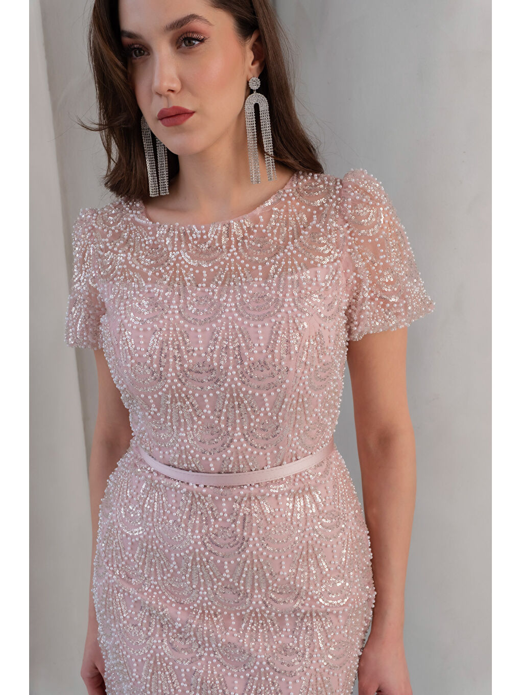 Pembe Kadın Pudra Dar Kalıp Boncuklu Midi Abiye Elbise-3