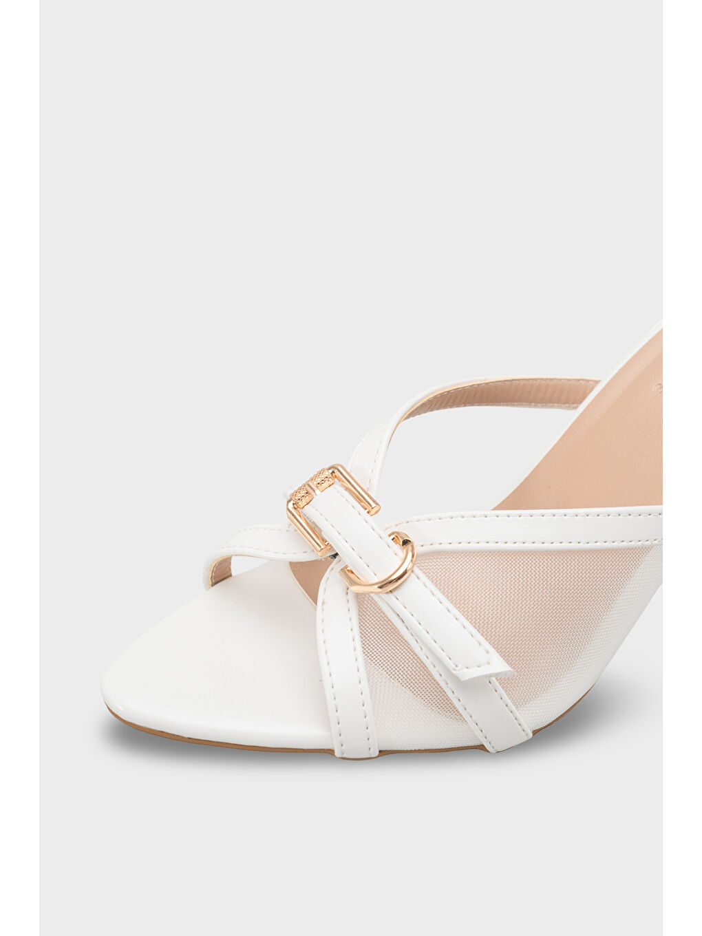 Beyaz Marnie Sivri Burunlu Fileli Metal Tokalı Orta Topuklu Kadın Terlik-2