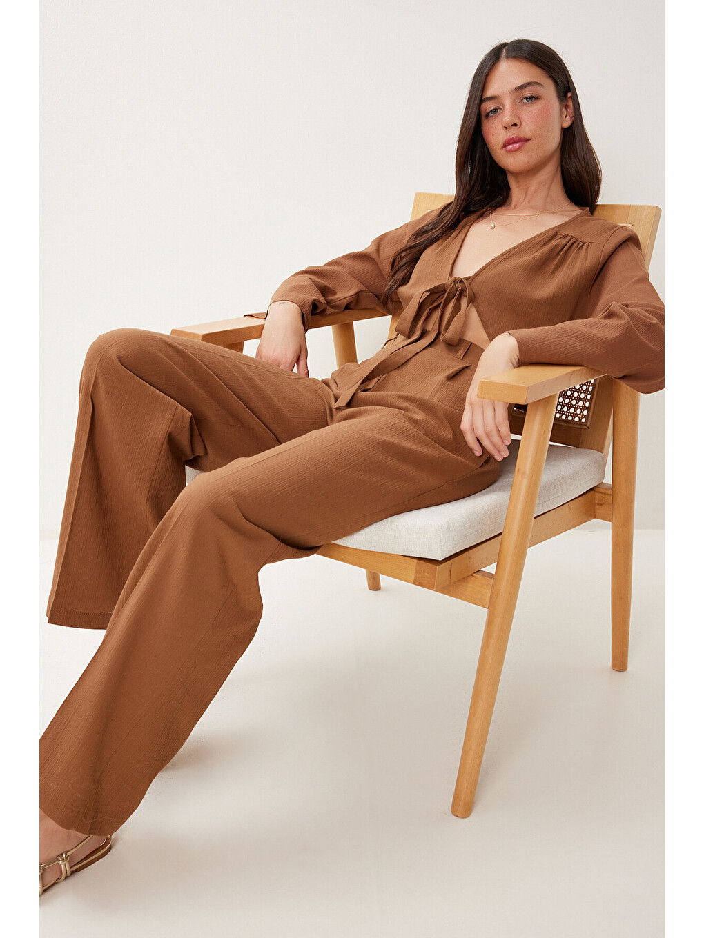 Kahverengi Bağlama Detaylı Keten Bluz Pantolon Takım KAHVERENGİ LBV0068