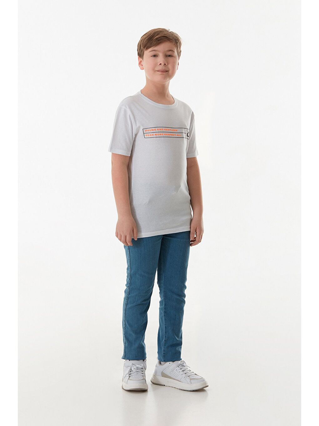 Beyaz Önü Ve Arkası Yazı Baskılı Erkek Çocuk Tişört-3